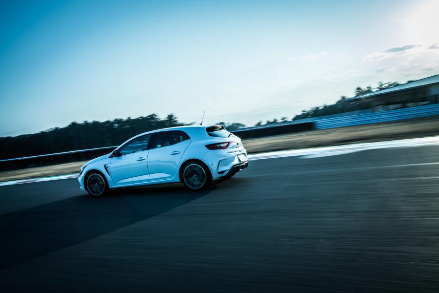  Renault Megane R.S. Cup 2018 года  (JP) (фото 17 из 26)
